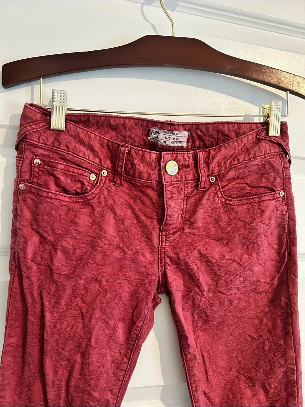 Free People Jacquard Cranberry Red Raised Print Skinny Jeans Size 26